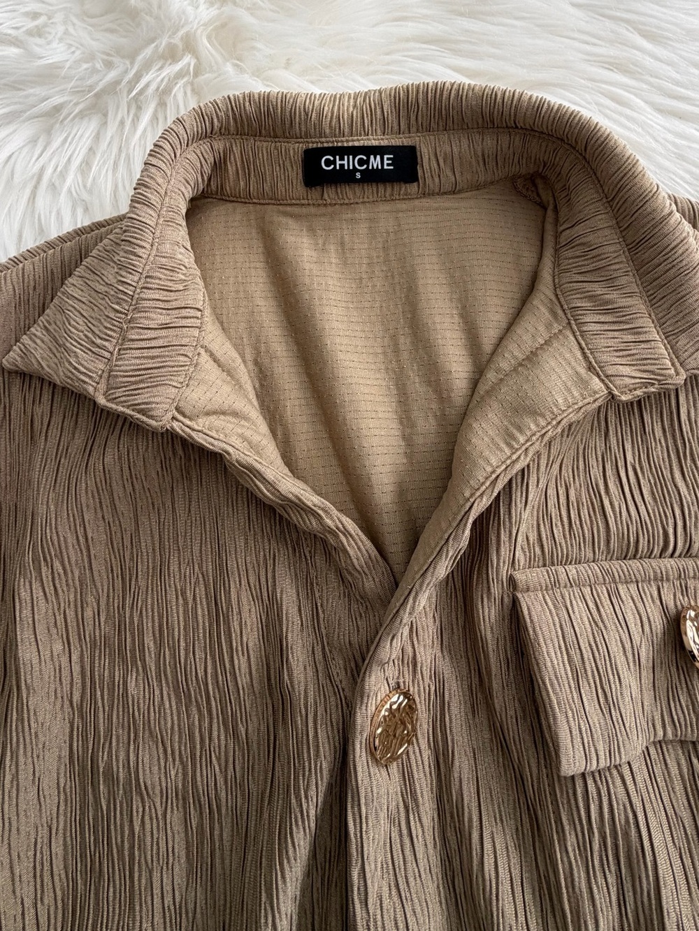 chic Beige Drawstring Button-Front Shirt Jacket - Picture 5 of 6